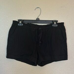 Women’s linen Old Navy black shorts size 6.